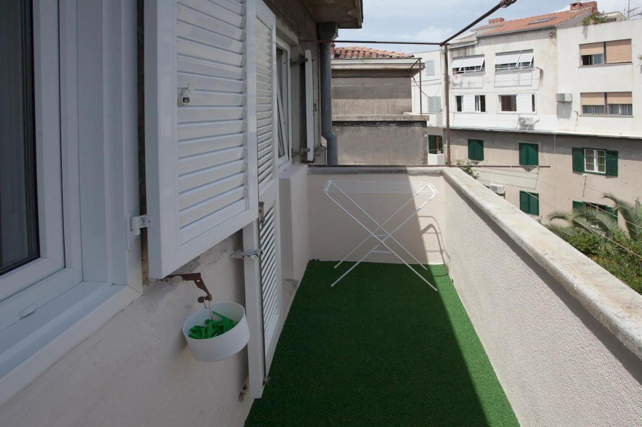 Beach Apartment Butterfly With Sea View Split Eksteriør billede