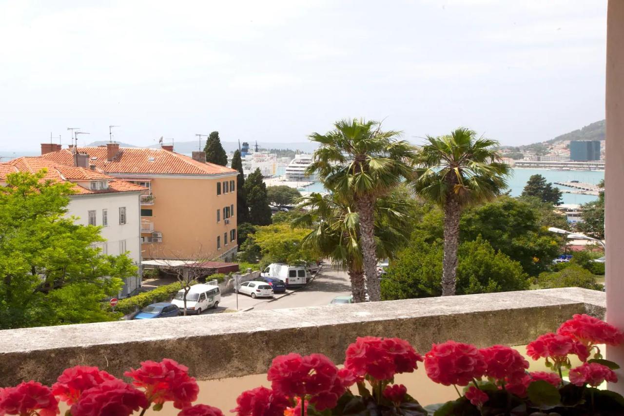 Beach Apartment Butterfly With Sea View Split Eksteriør billede